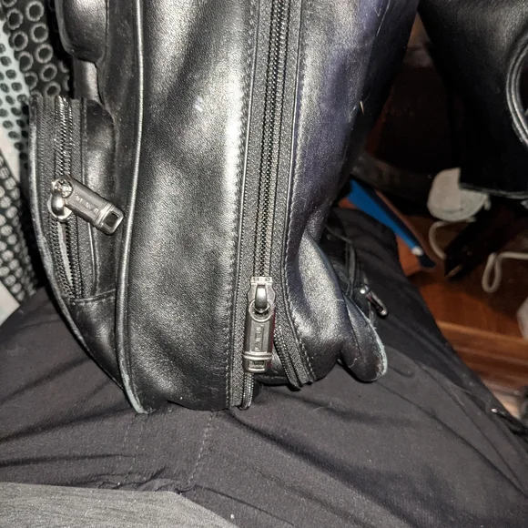 Tumi Black Leather Laptop Bag - Picture 4 of 7